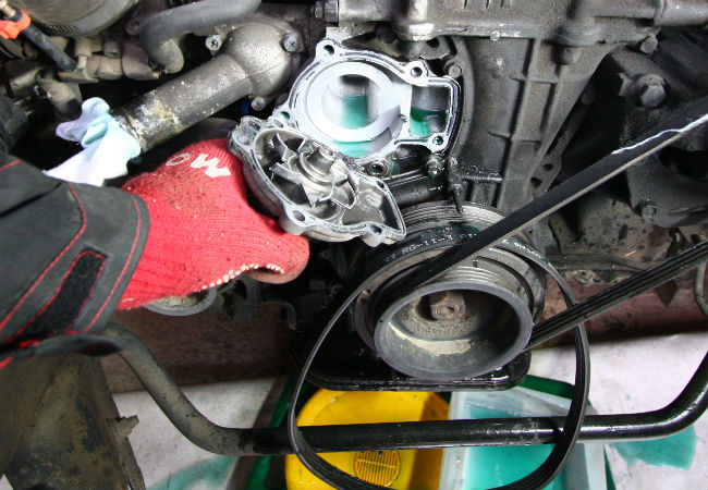 Comment Changer La Pompe à Eau Voiture Tuto Blog Oreca Store