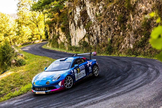 Voiture Alpine au Rallye du Rouergue