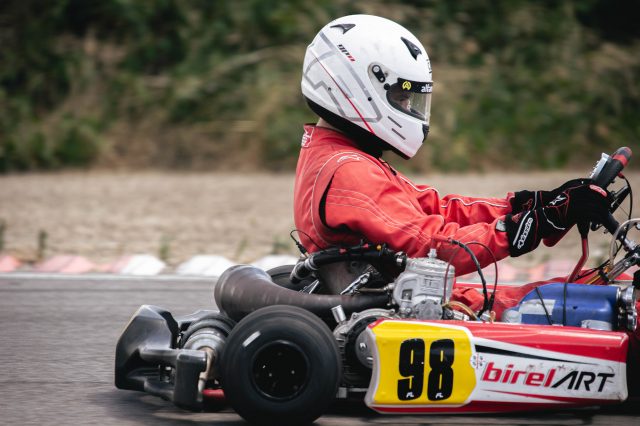 Karting vu de profil