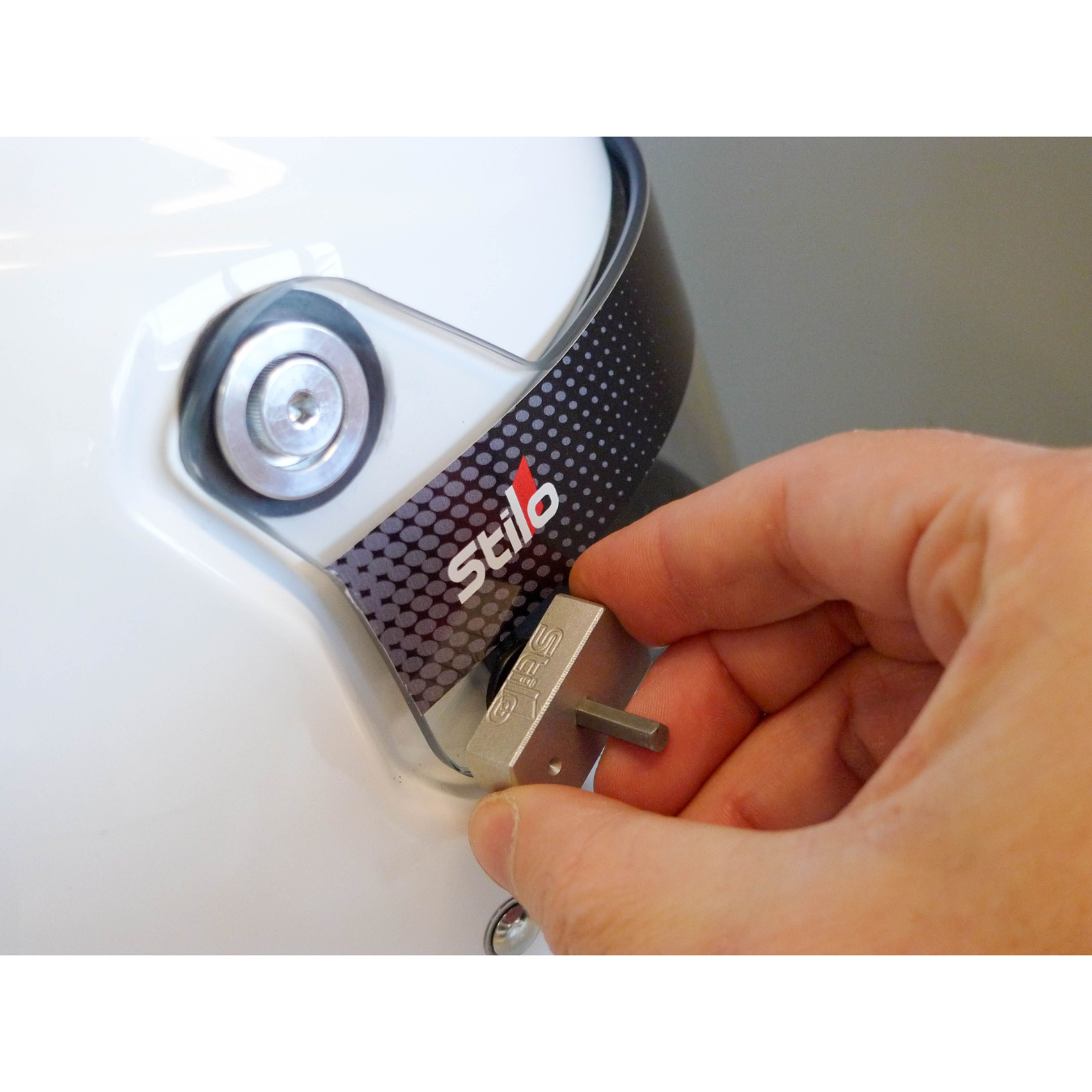 Outil de montage tear-off et visière STILO